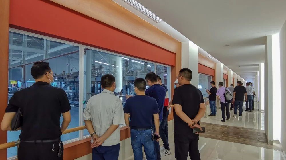 工廠內部生產車間參觀